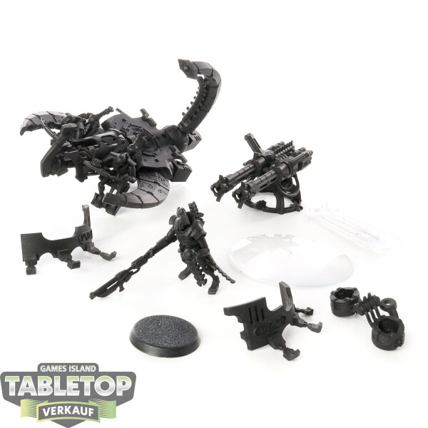 Necrons - Annihilation Barge with Necron Overlord - grundiert