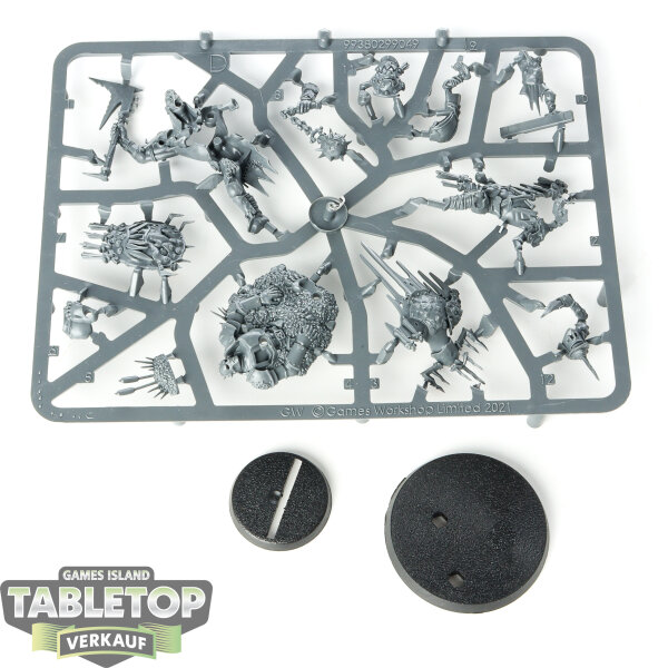 Orruk Warclans - Killaboss with Stab-grot - im Gussrahmen