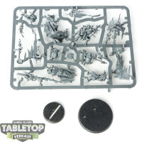 Orruk Warclans - Swampcalla Shaman with Pot-grot - im...