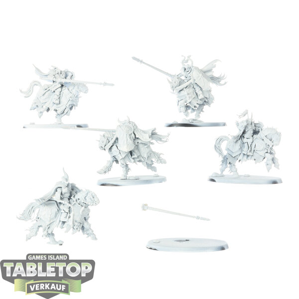 Slaves to Darkness - 5 x Chaos Knights - grundiert