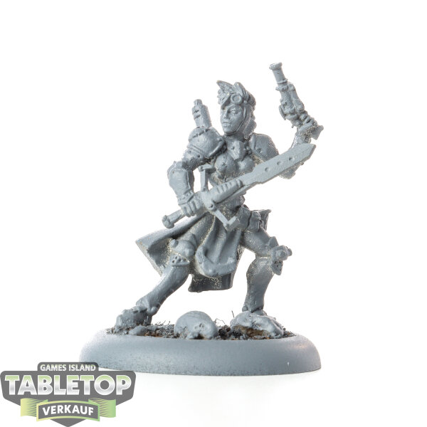 Cygnar - Journeyman Warcaster - grundiert