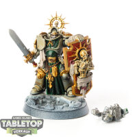 Space Marines - Captain with Relic Shield - bemalt