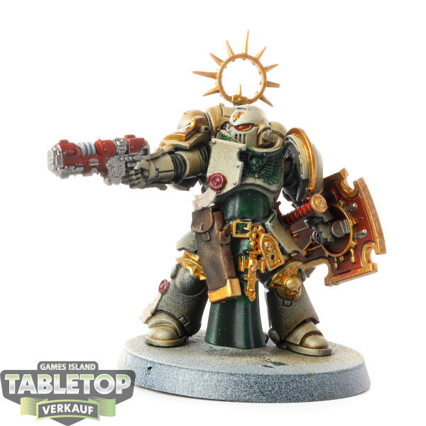 Space Marines - Lieutenant with Storm Shield - bemalt