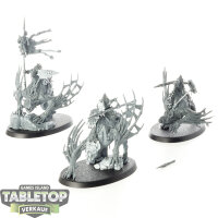 Flesh-eater Courts - 3 x Morbheg Knights - teilweise bemalt