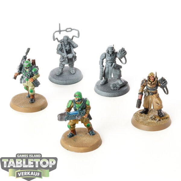 Astra Militarum - 5 Cadian Command Squad - teilweise bemalt