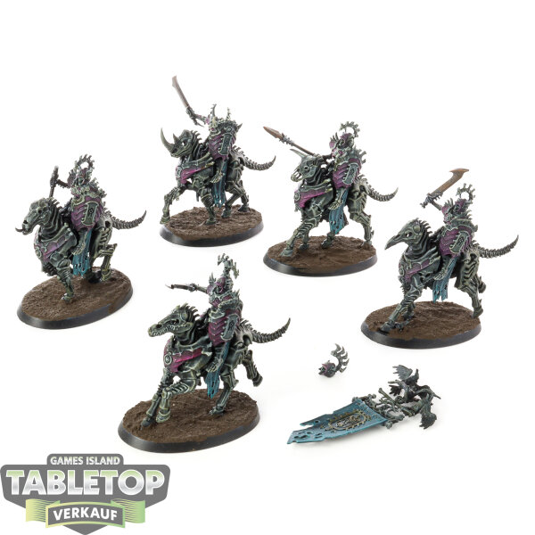 Ossiarch Bonereapers - 5 Kavalos Deathriders - bemalt