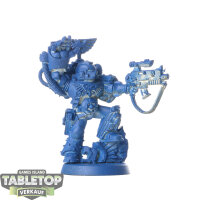 Space Marines - Sergeant with Power Fist & Bolter...