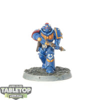 Ultramarines - Lieutenant Calsius - bemalt