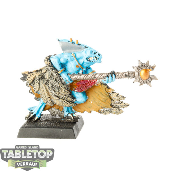Lizardmen - Skink Priest with Feathered Cloak - teilweise bemalt