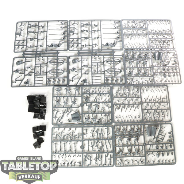 Empire of Man - 30 State Troops - im Gussrahmen