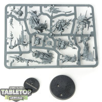 Orruk Warclans - Swampcalla Shaman with Pot-grot - im...