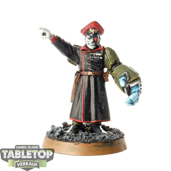 Astra Militarum - Commissar with Power Fist - bemalt