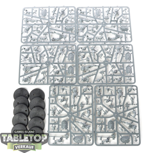Stormcast Eternals - 10 Liberators - im Gussrahmen