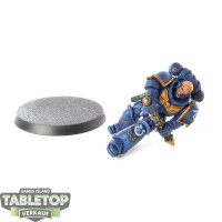 Ultramarines - Lieutenant Calsius - bemalt