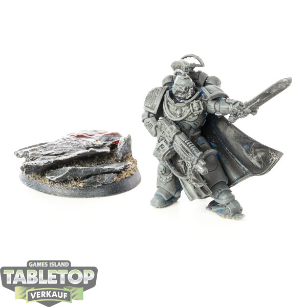 Space Marines - Space Marine Captain - grundiert