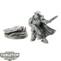 Space Marines - Space Marine Captain - grundiert