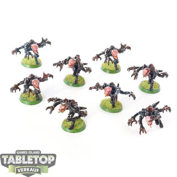 Tyraniden - 8x Genestealers klassisch - bemalt
