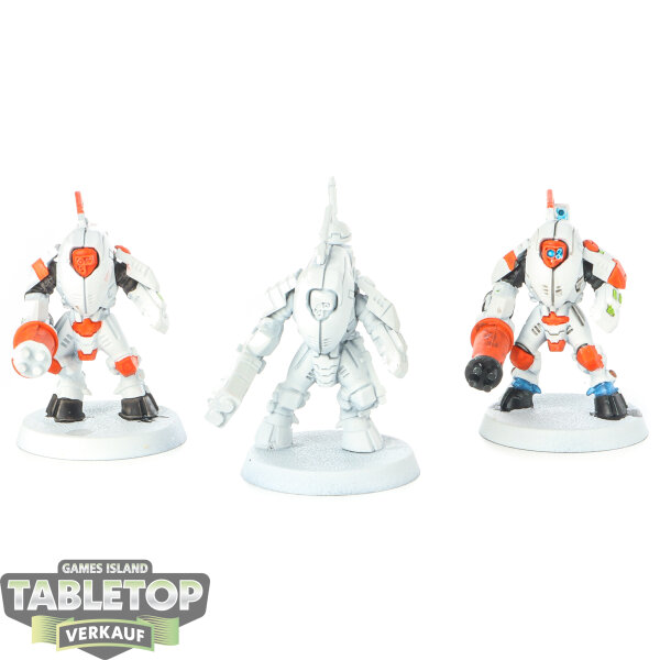 Tau Empire - 3x Stealth Battlesuits - teilweise bemalt