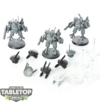 Tau Empire - 3 XV8 Crisis Battlesuit Team classic - unbemalt