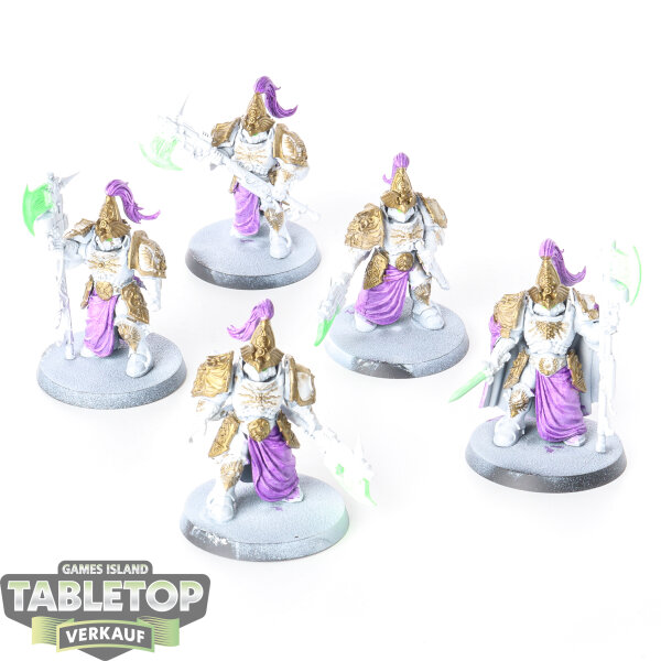 Adeptus Custodes - 5 Custodian Wardens - teilweise bemalt