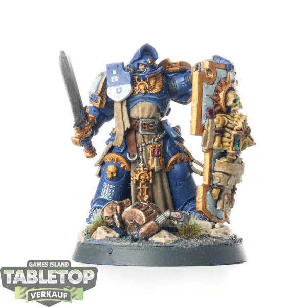 Space Marines - Captain with Relic Shield - bemalt