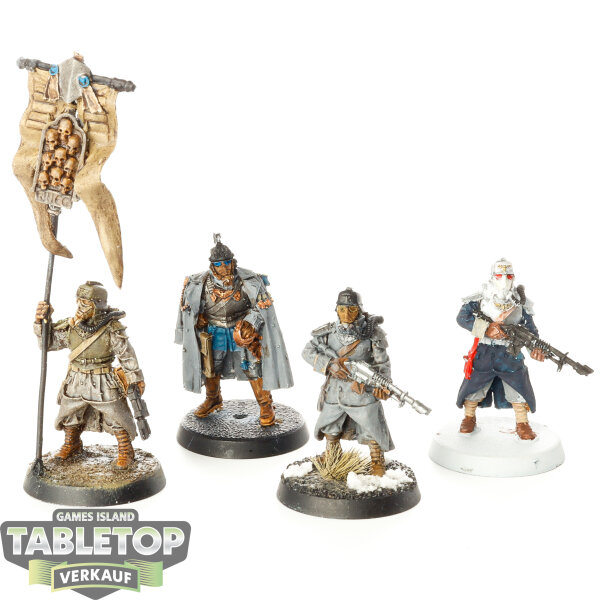 Astra Militarum - 4x Death Korps of Krieg Command HQ Squad - teilweise bemalt
