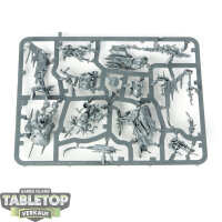 Orruk Warclans - Swampcalla Shaman with Pot-grot - im...
