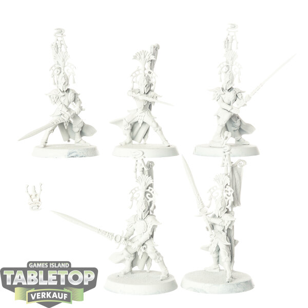 Lumineth Realm Lords - 5 Vanari Bladelords - grundiert