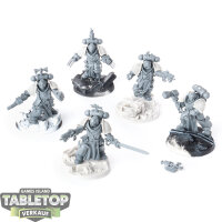 Black Templars - 5 Black Templars Sword Brethren - unbemalt