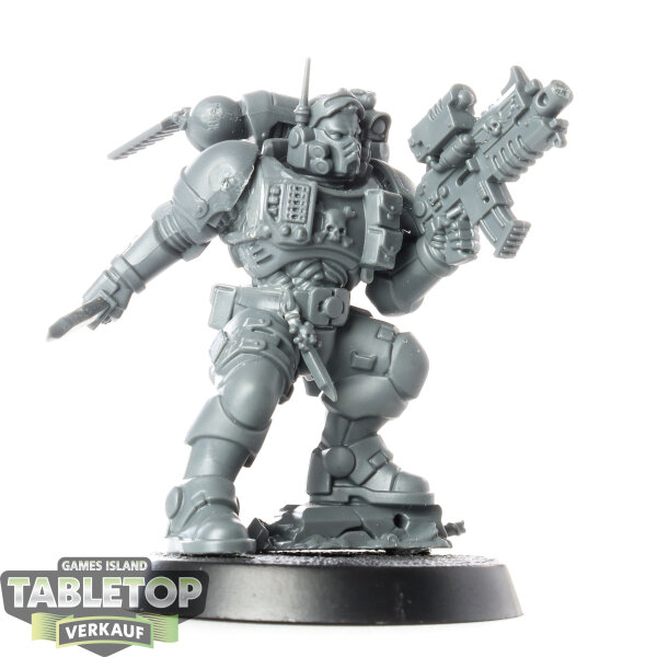Space Marines - Lieutanant - unbemalt