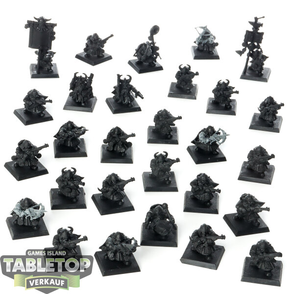 Dwarfen Mountain Holds - 28 Dwarf Quarrelers/Thunderers - teilweise bemalt