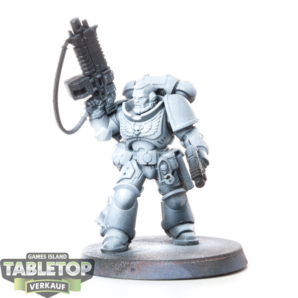 Space Marines - Primaris Lieutenant - grundiert