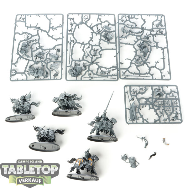 Slaves to Darkness - 5x Chaos Knights - teilweise gebaut