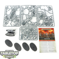 Slaves to Darkness - 5x Chaos Knights - teilweise gebaut