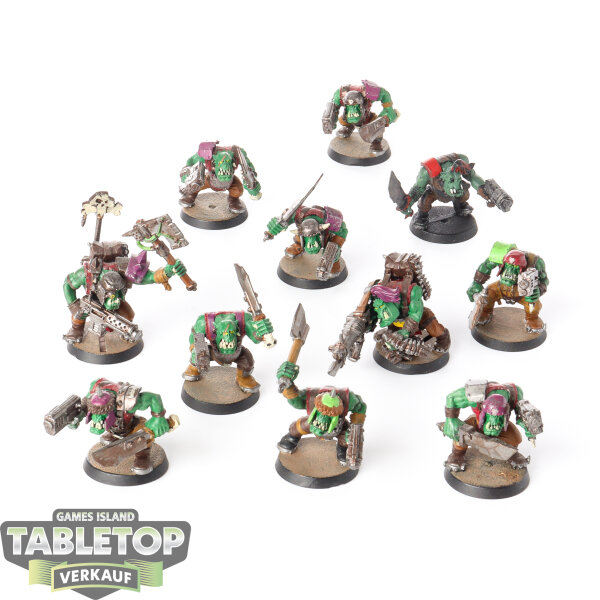 Orks - 11x Ork Boyz - bemalt