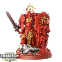 Space Marines - Captain with Relic Shield - teilweise bemalt