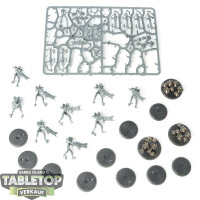 Necrons - 10 Necron Warriors - teilweise gebaut