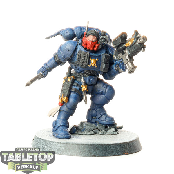 Space Marines - Lieutenant - bemalt
