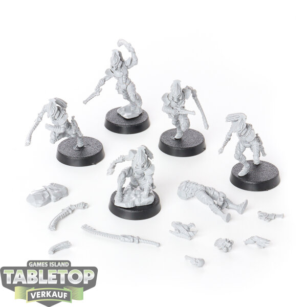 Miniaturen - 6x Shadow Hunters Squad - teilweise gebaut