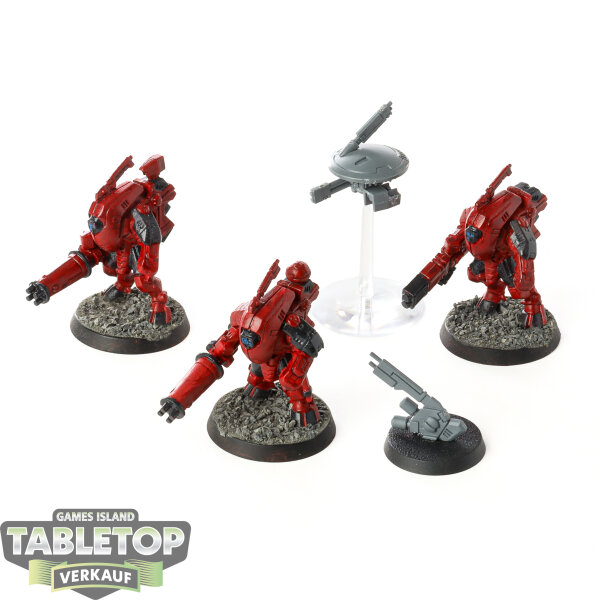 Tau Empire - 3 Stealth Battlesuits - teilweise bemalt