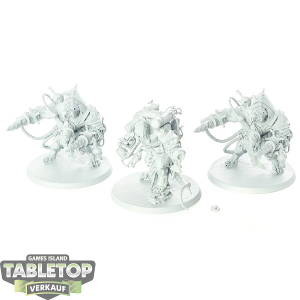 Skaven - 3 Stormfiends - grundiert