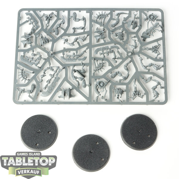 Necrons - 3 Skorpekh Destroyers - im Gussrahmen