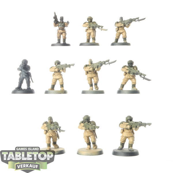 Astra Militarum - 10 Cadian Shock Troops classic - teilweise bemalt
