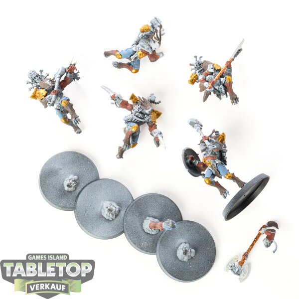 Space Wolves - 5 Wulfen - teilweise bemalt