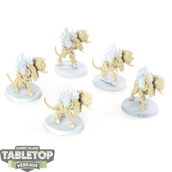 Tyraniden - 5 x Barbgaunts - teilweise bemalt