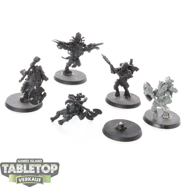 Space Wolves - 5 Wulfen - teilweise bemalt