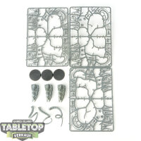 Necrons - 3x Canoptek Wraiths - teilweise gebaut