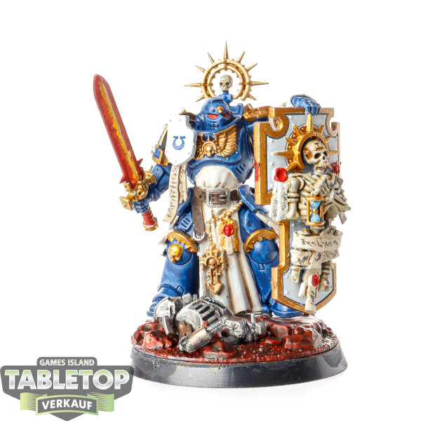 Ultramarines - Captain with Relic Shield - bemalt