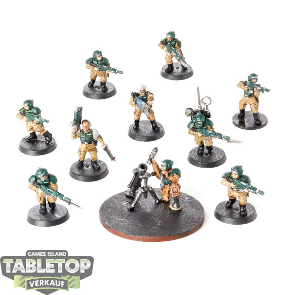 Astra Militarum - 10 Cadian Shock Troops classic - teilweise bemalt