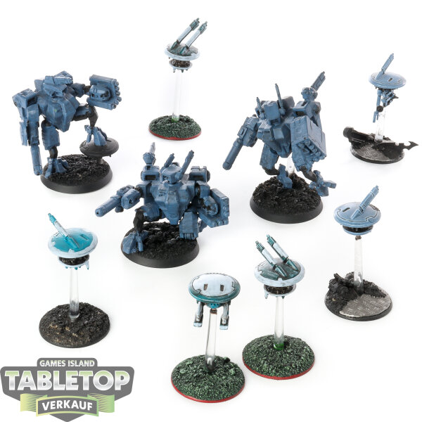 Tau Empire - 3 XV8 Crisis Battlesuit Team - teilweise bemalt